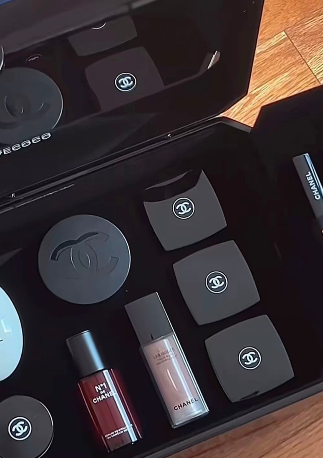 Chanel Vanity Makeup Box – Luxury Quilted Beauty Case with Mirror & Storage Compartments