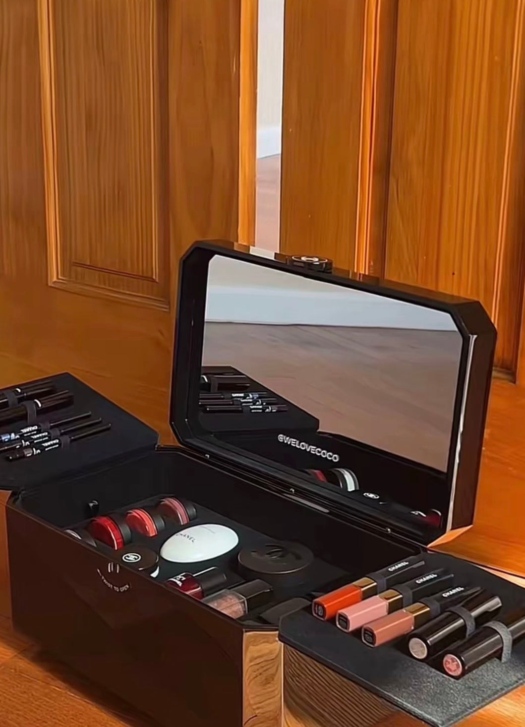 Chanel Vanity Makeup Box – Luxury Quilted Beauty Case with Mirror & Storage Compartments