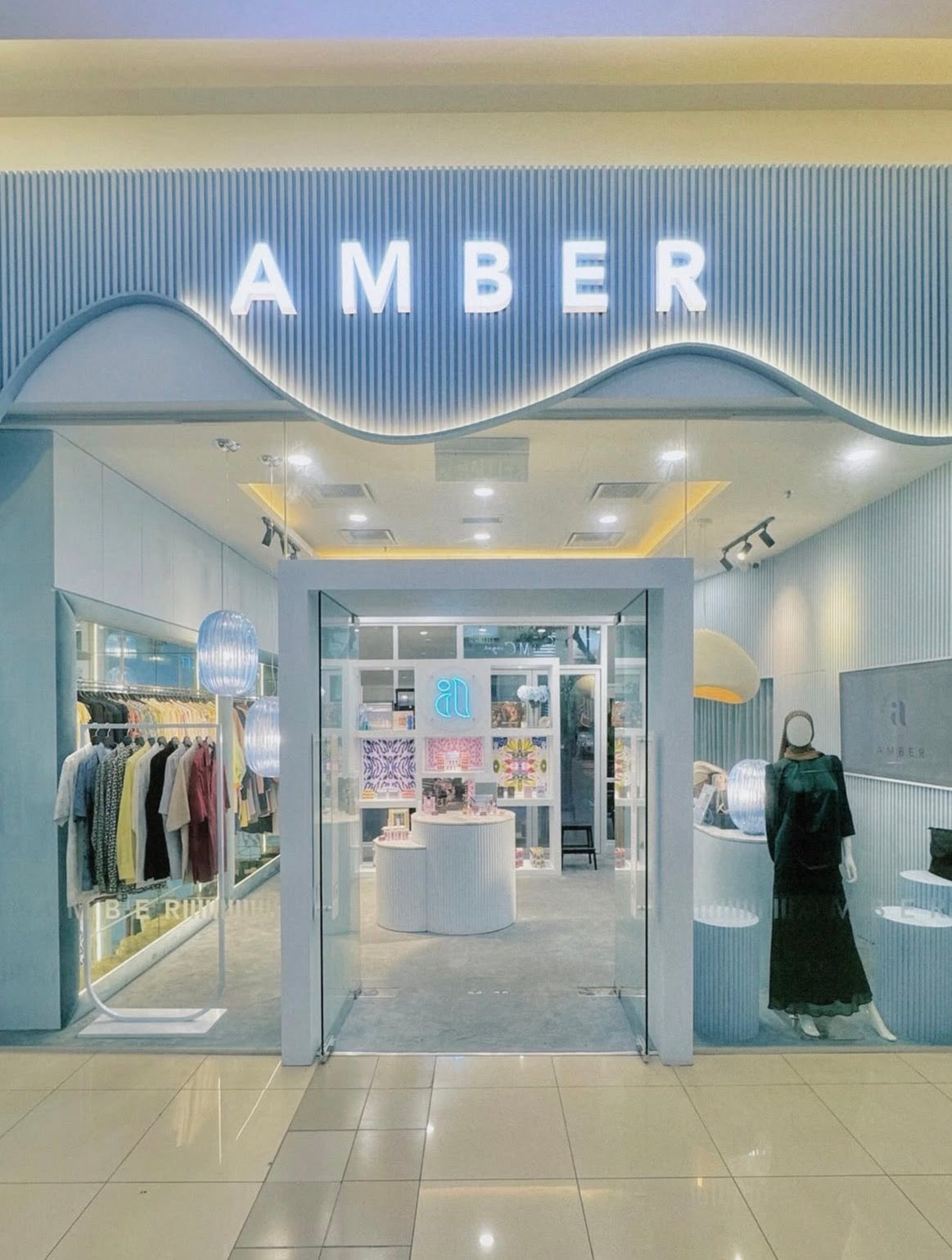 AMBER LUXE BOUTIQUE 
